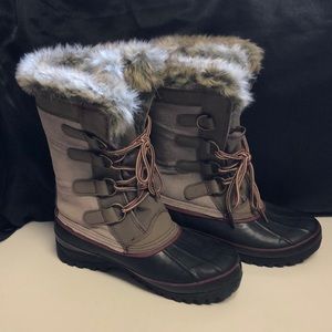 Tan Khombu boots - size 7